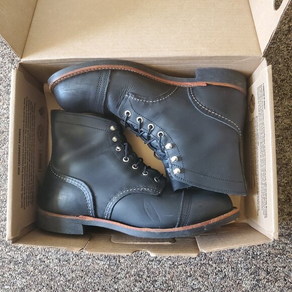 Red Wing Boots - Model 8084 - Size 9 main image 4